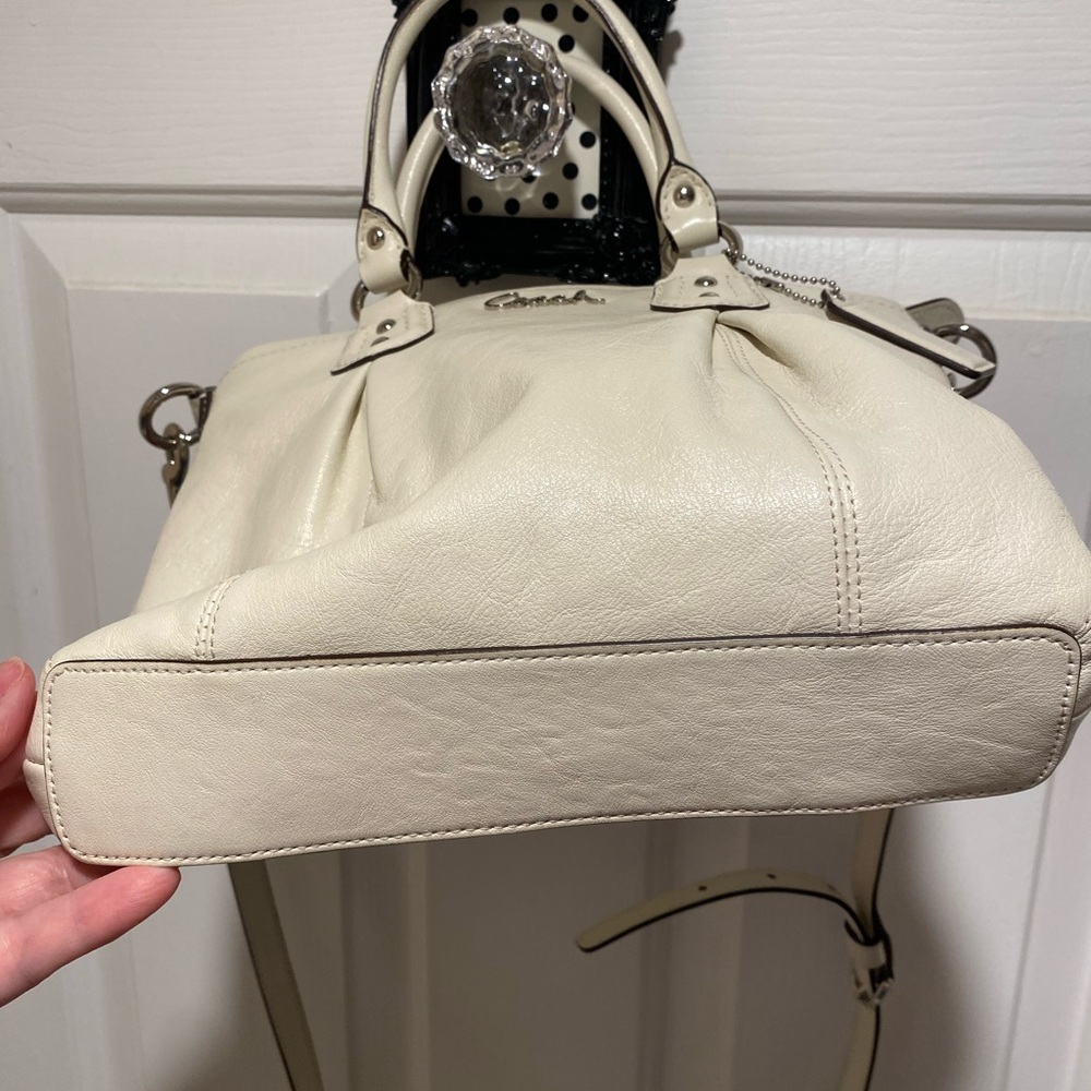 Coach Ashley, convertible, off white Minnie, tote bag - Picture 8 of 8
